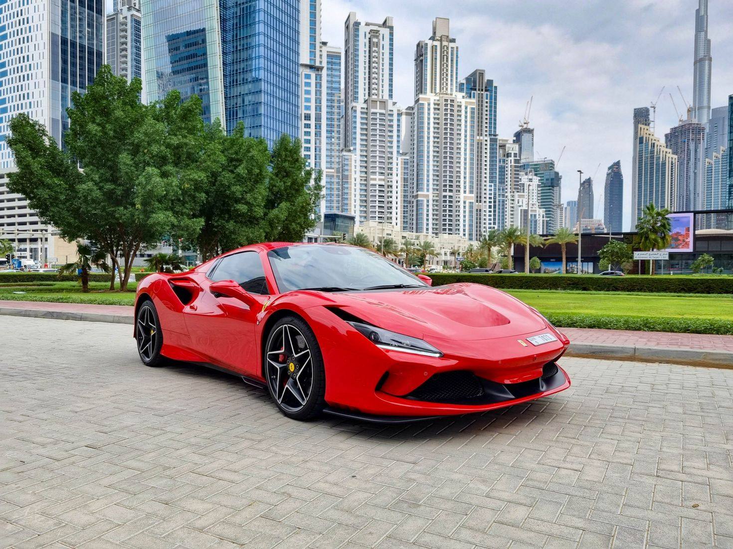 Tips to rent out a Ferrari in Dubai